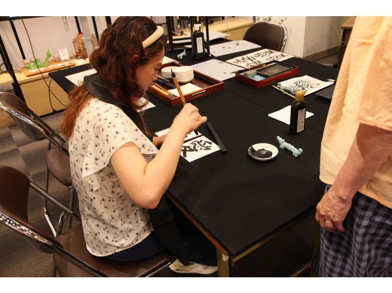 [Osaka, Matsuyamachi] Enjoy Japanese culture casually ♪ Calligraphy experience! Beginners are welcome, and calligraphy professionals will teach you carefully.の紹介画像