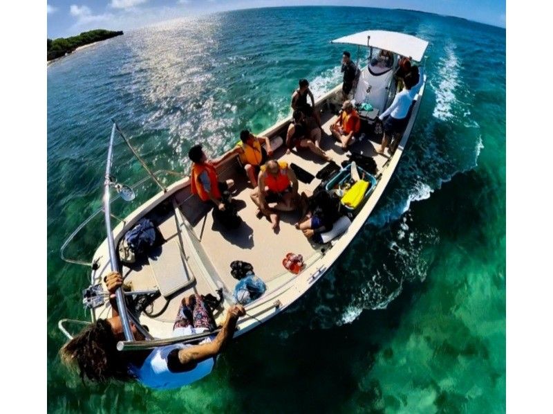 Student discount! [2-hour private boat rental short plan] Private boat to uninhabited island & boat snorkeling. Come empty-handed on the day! Toilets available. Free for children under 3.の紹介画像