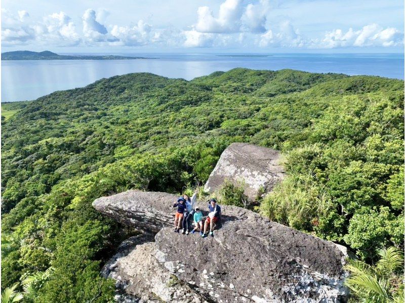 【石垣島・トレッキング】まるでジェラシックパーク！絶景野底岳＆秘密のエコロード大冒険！ドローン撮影で一生の思い出を。の紹介画像