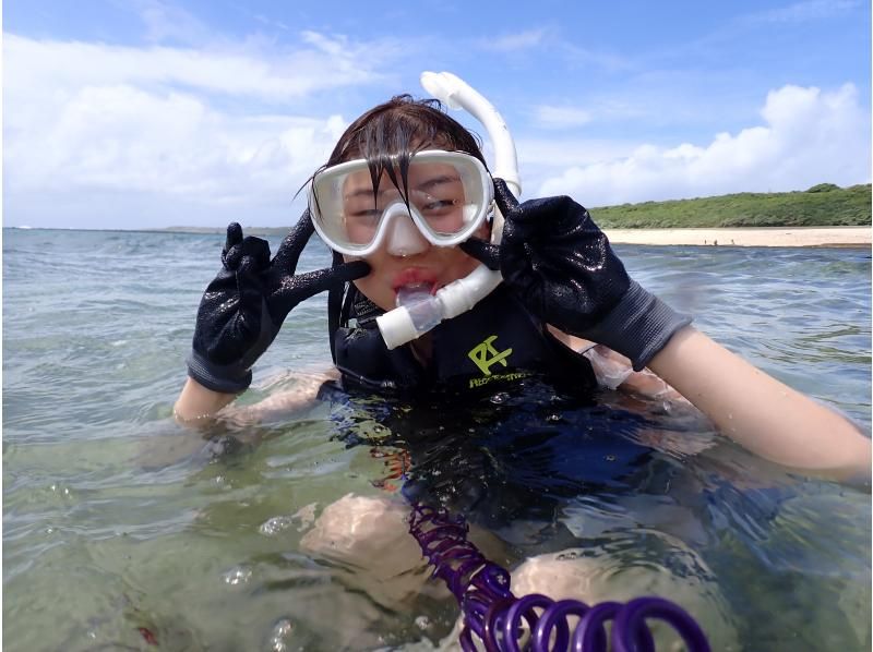 【那覇・18～25歳限定】☆天然水族館シュノーケリング☆《初心者でも安心！全部込みのフルサポート付き》那覇～約30分！到着・最終日も参加可☆の紹介画像