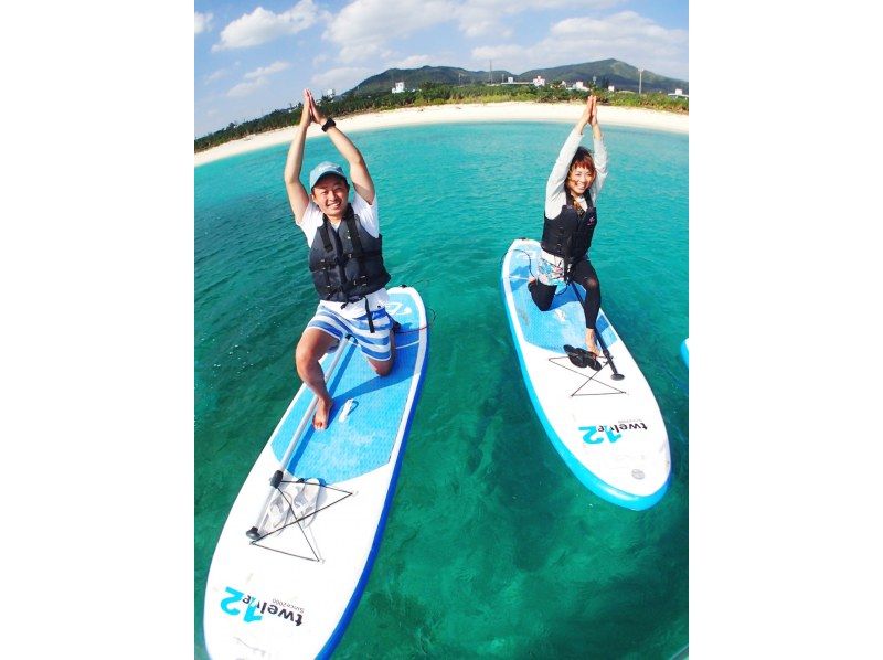 【恩納村・SUP】【1組貸切り】ハワイ生まれのSUPツアー（すべて無料★温水シャワー・鍵付きロッカー・駐車場・ドライヤー）の紹介画像