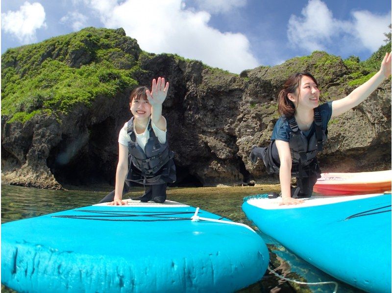 【恩納村・SUP】【1組貸切り】ハワイ生まれのSUPツアー（すべて無料★温水シャワー・鍵付きロッカー・駐車場・ドライヤー）の紹介画像