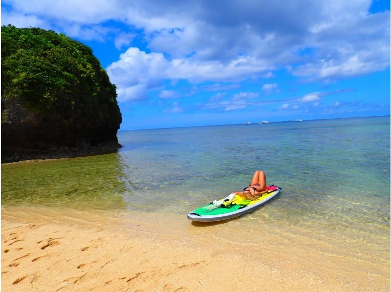 SUP in the Crystal Blue Sea! [3-Hour Course ☆ Free Transportation! Free Photo Data!]の紹介画像