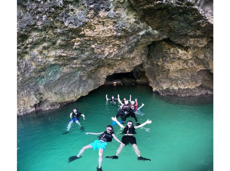 Blue Cave Snorkeling [3-hour course: An amazing snorkeling experience where you can encounter beautiful coral and colorful fish]の紹介画像