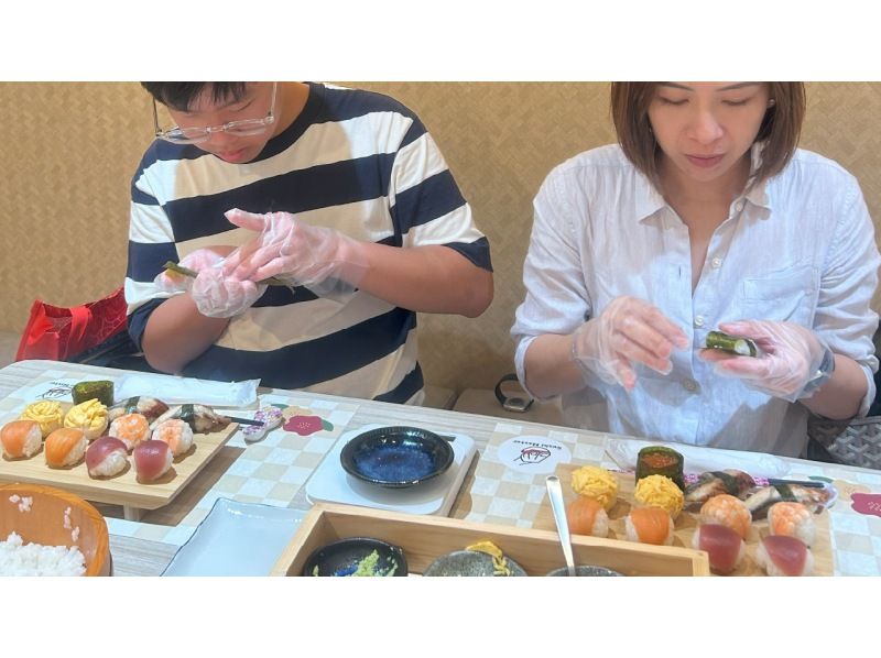 Experience making authentic sushi in Namba, Osaka! [Children and families welcome! English/Japanese available]の紹介画像