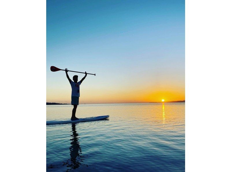 Sunset SUP [2-hour course: Enjoy a relaxing SUP ride while watching the sunset]の紹介画像
