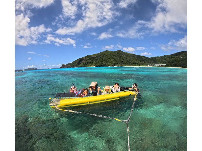 [沖繩，渡嘉敷島] 浮潛之旅 - 在慶良間群島的渡嘉敷久海灘體驗浮潛，那裡有美麗的珊瑚遺跡（含午餐）の紹介画像