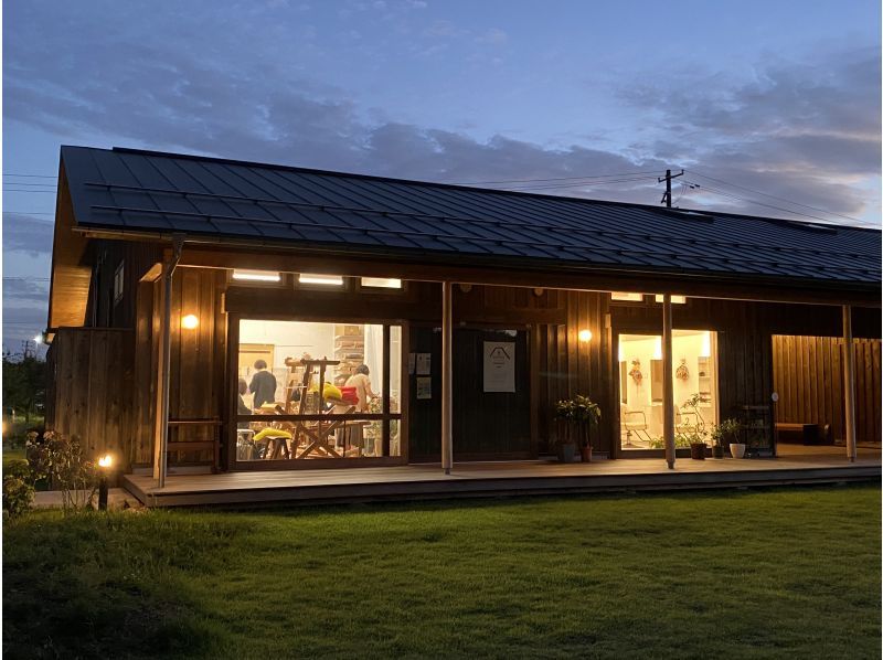 【岩手・盛岡】ホームスパンの聖地へ行こう！ひとり旅のイチオシ、あこがれの機でマフラーを織るの紹介画像