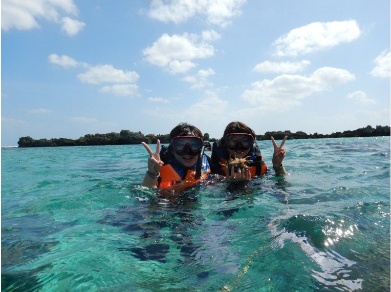 (Private rental for peace of mind♡) It's OK even if you can't swim! Snorkeling in Miyakojima where you can get up close and personal with sea turtles! No seasickness! Ages 3 and up are welcome! Free underwater camera rental available♡ Free photos and videosの紹介画像