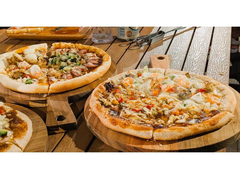 [Ishigaki Island] Spectacular ocean views and hands-on BBQ! Enjoy making your own original pizza and meat and vegetable skewers on an authentic grill! Includes soft drinks! 2 hours of fun!の紹介画像