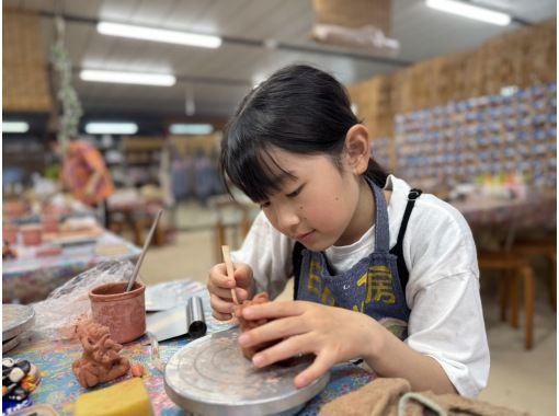 沖縄・名護】目の前レクチャーで粘土玉からシーサー作り！当日予約OK