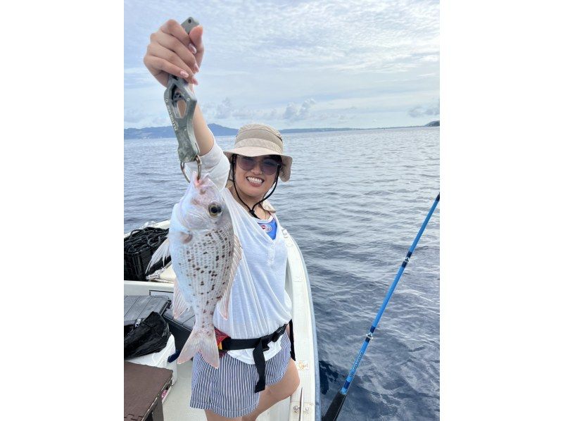 Chartered boat fishing inshore (4-hour course) [Onna Village/Nago City] Private charter for friends and family! Gurkun five-item fishingの紹介画像