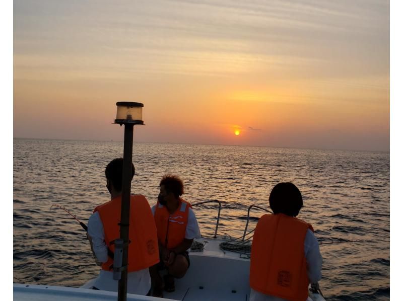 Chartered boat fishing inshore (4-hour course) [Onna Village/Nago City] Private charter for friends and family! Gurkun five-item fishingの紹介画像