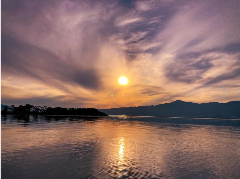Lake Biwa Sunrise SUP and Kayaking Experience | Enjoy Nature, Photos, and Coffee (Beginners Welcome!)の紹介画像
