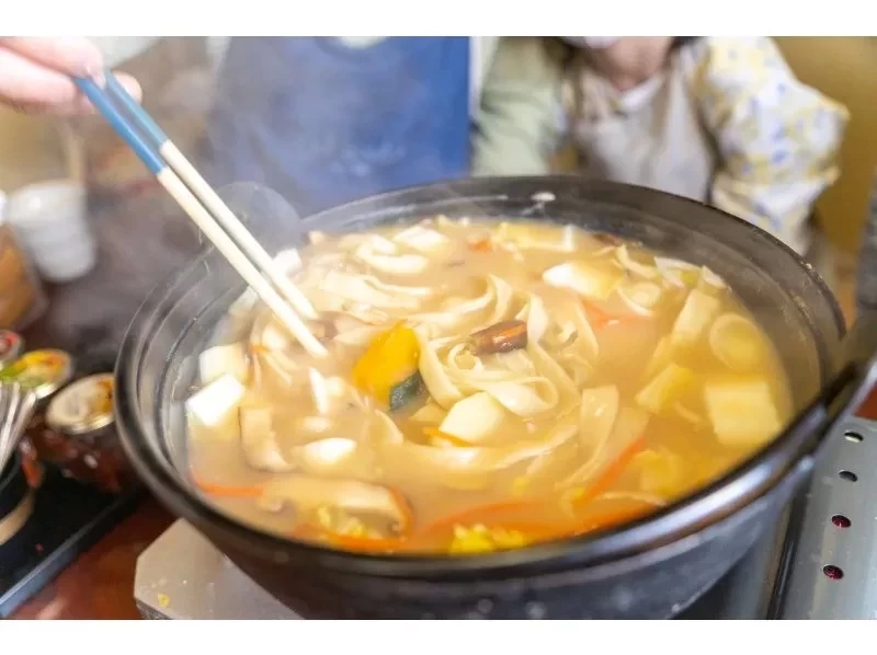 【山梨・甲府】ほうとう作り体験〜高菜先生の郷土料理体験教室〈富士家〉最大40名様まで対応可能！初心者＆お子様大歓迎・ファミリーにおすすめの紹介画像