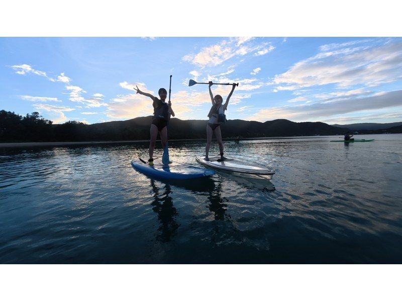 奄美大島【当日予約可能】サンセットSUP（90分）※ドローン空撮等写真の無料プレゼントあり※お1人様もお任せ下さい☆の紹介画像