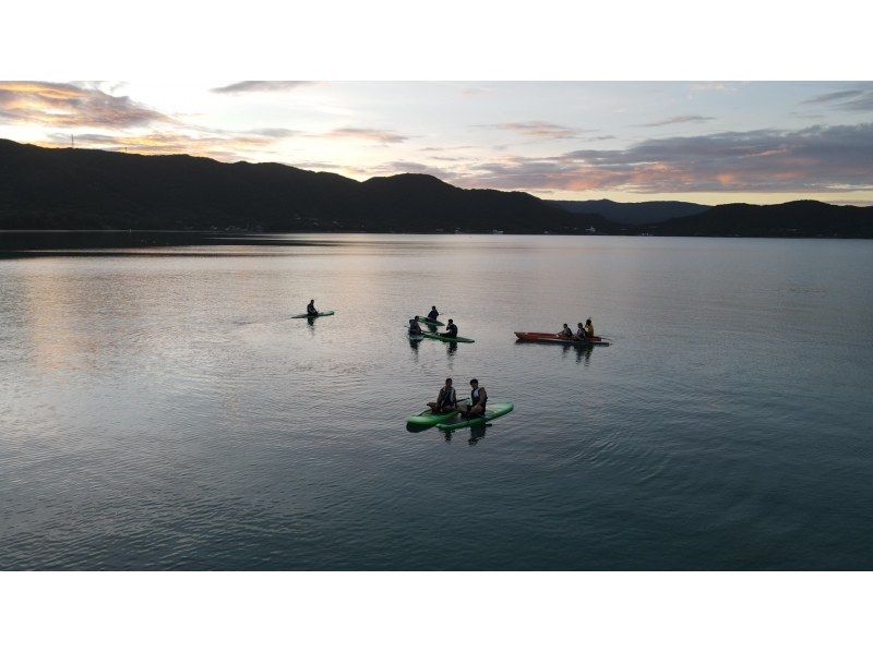 奄美大島【当日予約可能】サンセットSUP（90分）※ドローン空撮等写真の無料プレゼントあり※お1人様もお任せ下さい☆の紹介画像