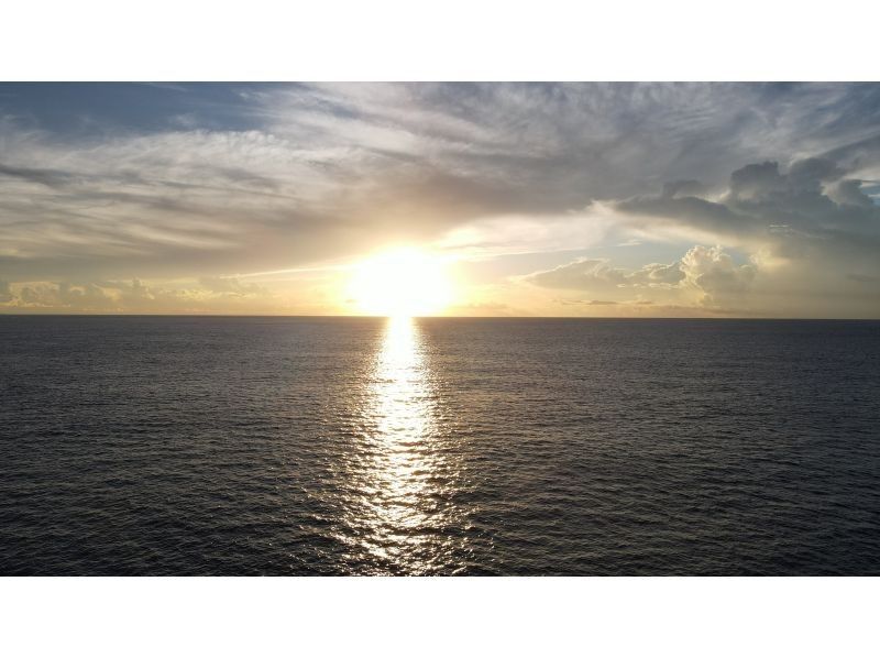 奄美大島【当日予約可能】サンセットSUP（90分）※ドローン空撮等写真の無料プレゼントあり※お1人様もお任せ下さい☆の紹介画像