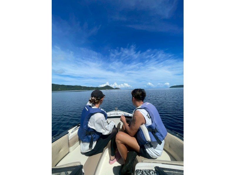 奄美大島【お得なセットプラン】ボートツアー(シュノーケル付)＆サンセットクルーズ（150分）★口コミ投稿で撮影データの無料プレゼントあり★の紹介画像