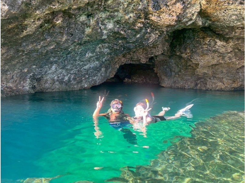 [Special opening price] 100% chance of encountering sea turtles! Blue Cave & Sea Turtle Snorkeling (same-day reservations, ages 2-75) Free transportation and photo dataの紹介画像