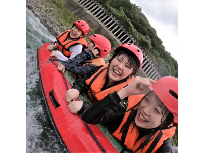 【熊本・球磨川】女性だけで満喫！熱狂スパイラル！「女子旅ラフティング」の紹介画像