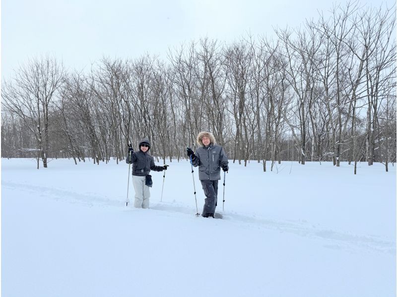 [Hokkaido, Yoichi, Snowshoeing] A spectacular winter course with ocean views. A winter activity to enjoy the Shakotan Blue and deep snow forests! Pick-up service available from JR Yoichi Station!の紹介画像