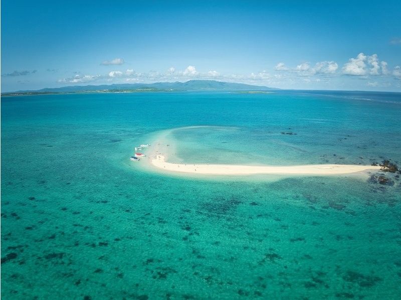 【石垣島】幻の島&ウミガメシュノーケルツアー☆遭遇率99%少人数制で手厚くサポート0歳〜85歳OK（当日予約・送迎・写真や動画プレゼント)の紹介画像