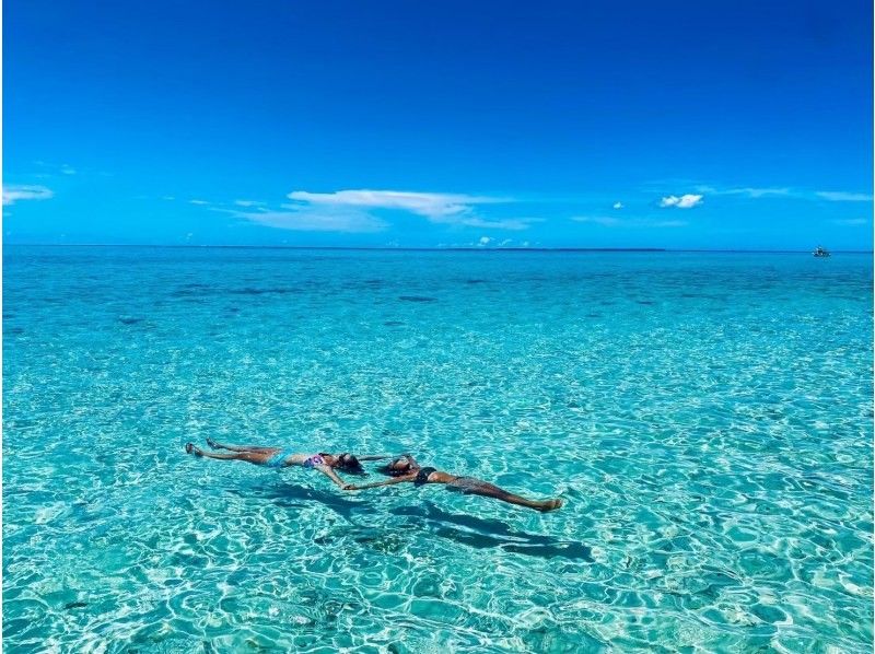 【石垣岛】幽灵岛与海龟浮潜之旅，邂逅率高达99%。小团出行，全程贴心服务。适合0-85岁。（当日预订，含交通接送，赠送照片和视频）の紹介画像