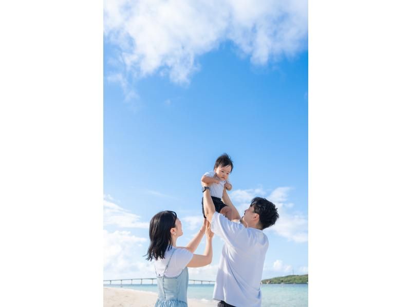 【沖縄・宮古島】 宮古島・与那覇前浜ビーチで撮影する〈お手軽フォトプラン〉３０分以内！当日納品！レビューで追加５カットプレゼント中！の紹介画像