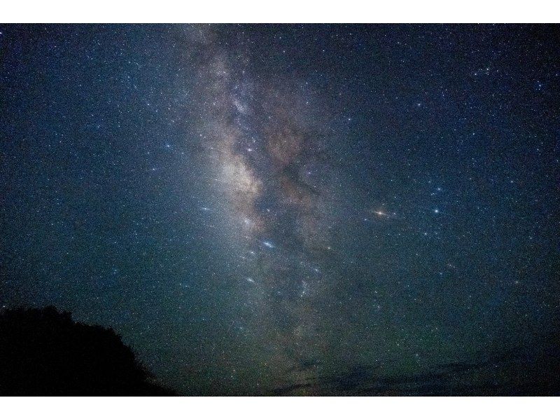 【沖縄・宮古島】 南の島ならではの澄んだ夜空に輝く南十字星と天の川を眺めながら、 星座の物語をガイドが優しく解説。の紹介画像