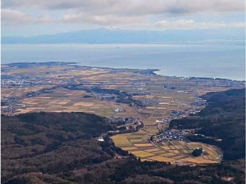 [Takashima/Kutsuki] Hebiyagamine Snow Hike Tour "Trekking with fantastic snow scenery and spectacular views of Lake Biwa!"の紹介画像