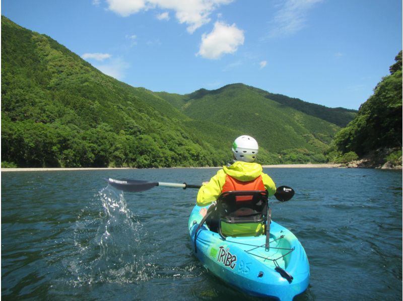【高知・四万十】〈12月～3月開催〉寒い時期は川下りなしでのんびりと♪​手ぶらで遊ぶ！​首～足元まで防寒グッズ付きプランの紹介画像