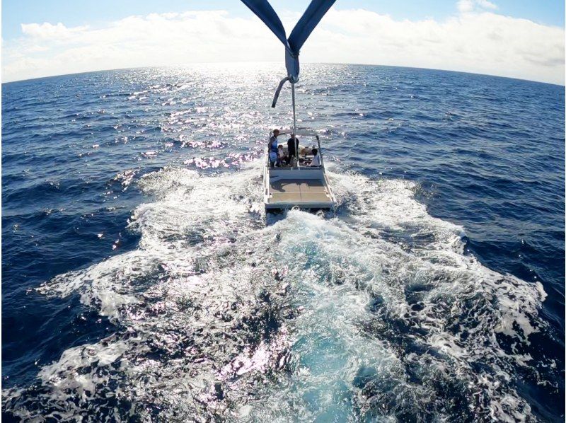 【沖縄・南部】久高島VIVAパラセーリング！沖縄の海を気軽に空中散歩で絶景をお届け♪の紹介画像