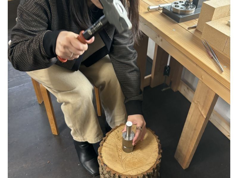 [Nagano/Hakuba] Experience making your own one-of-a-kind coin ring with the spectacular view of the Northern Alps.の紹介画像