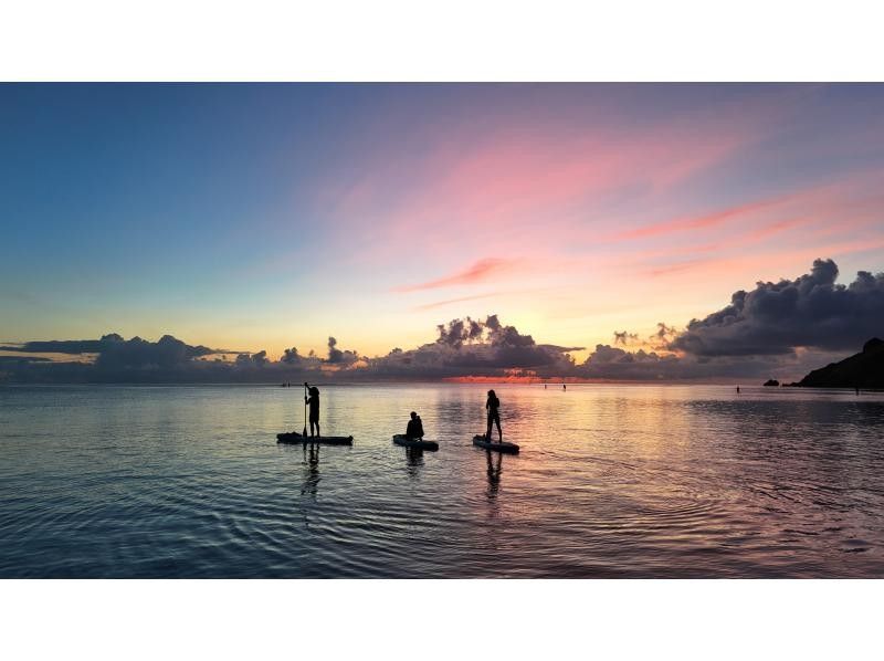 【宮古島／送迎可能】当日予約OK！夕焼けの魔法に包まれるサンセットSUP体験！ ドローン写真データ無料！／3歳から参加OK！の紹介画像