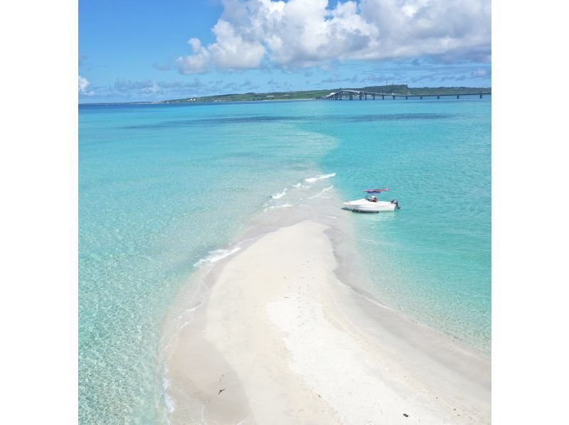 IB【沖縄・宮古島】ボートで行く【ユニの浜】10分程のクルージングを楽しみながらの上陸ツアー(ドローン撮影無料)マリーナ発着で乗り降り楽々！の紹介画像