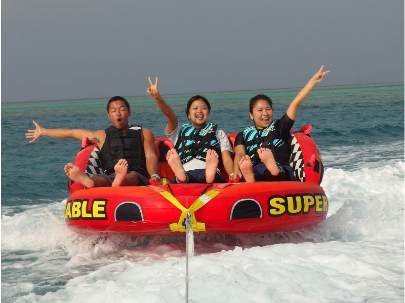 【冲绳女村】&ldquo;海底漫步及水上运动套餐&rdquo;包含相机和毛巾租赁の紹介画像