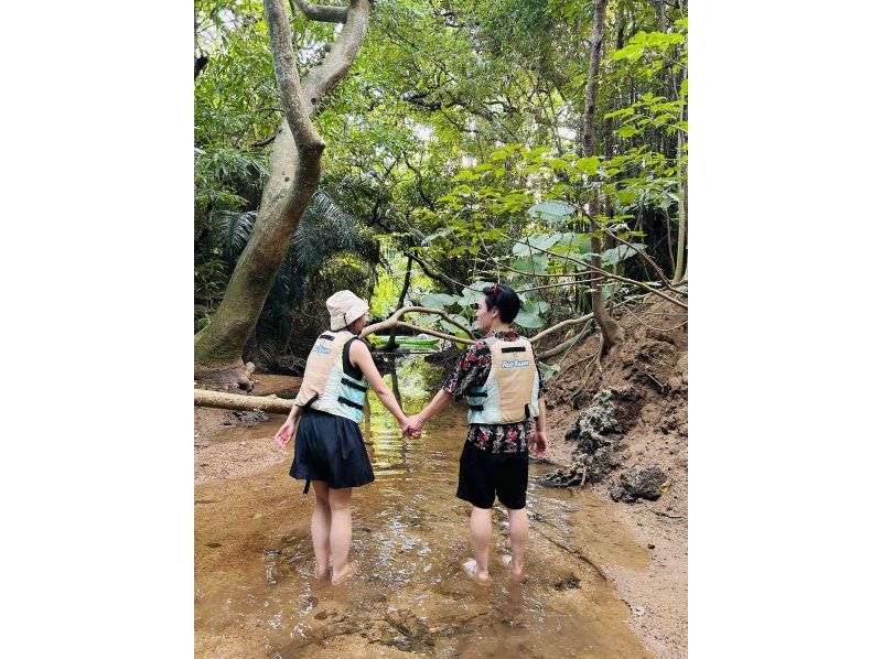 【石垣島】＜大好評！！＞まるで海賊！？?&zwj;☠️ カヤックの上から弓を放つ、超レア体験！ 子供も大人も夢中になる、ドキドキの冒険へ出発！の紹介画像