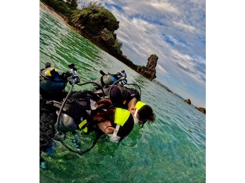 Beginners • Same-day reservations OK⭐️ [Single person only • Blue Cave Diving] ❤ Towels, sandals, feeding, free ultra-high-resolution GoPro photos and videos‼️ Data immediately transferred to your smartphone❤️の紹介画像