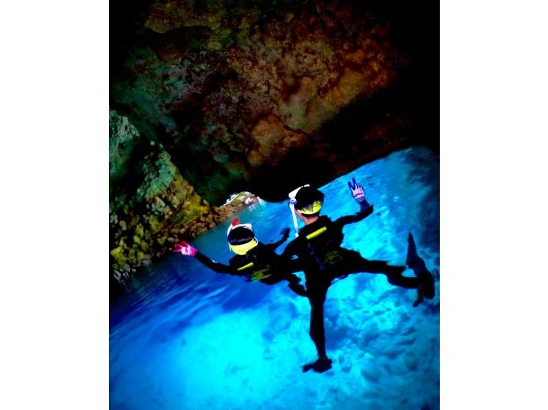 [Okinawa Blue Cave] Private snorkeling tour ★ Photos and videos will be given as gifts on the spot ♪ Private guide tour ♫ Solo, girls, couples, men's trip, snorkelers, beginners ★の紹介画像