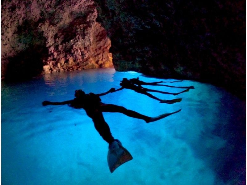 [Okinawa Blue Cave] Private snorkeling tour ★ Photos and videos will be given as gifts on the spot ♪ Private guide tour ♫ Solo, girls, couples, men's trip, snorkelers, beginners ★の紹介画像