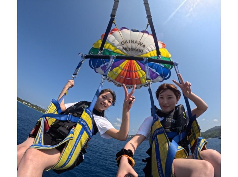 沖縄・水納島【Bプラン◆パラセーリング＆日帰り海水浴】水納島往復乗船券＆ランチ＆パラソル1本＆写真無料ダウンロード付き！！の紹介画像