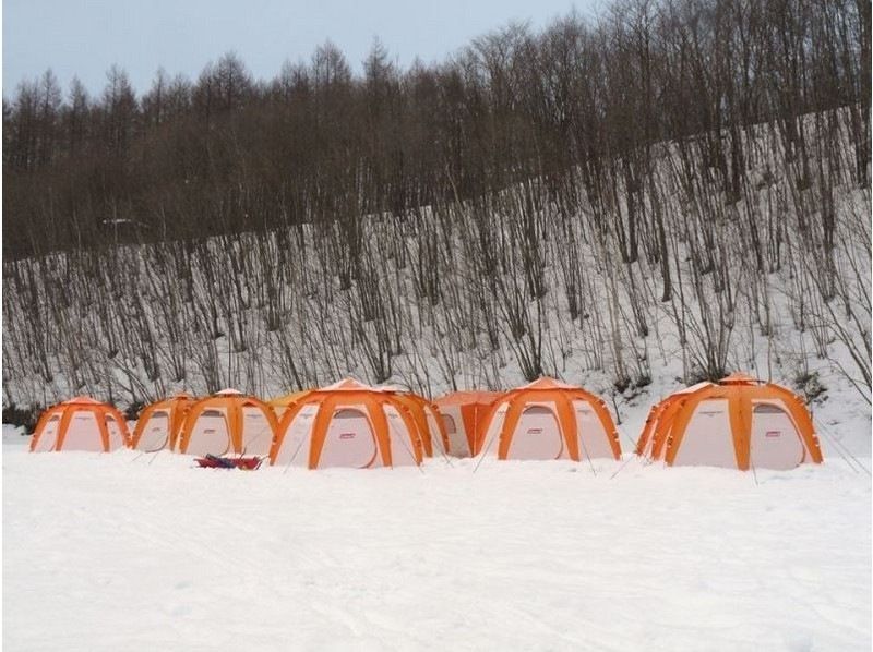 [Hokkaido, Tokachi] Morning session: Experience smelt fishing on the ice of Lake Sahoro! Guided tour available, even for beginners!の紹介画像