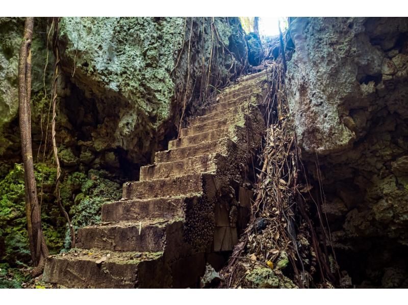 【沖縄・宮古島】宮古、静寂の奥へ！地の鼓動を感じて心が躍る地の大冒険の始まり！専属ガイドが、あなたのペースで案内する地の宮古アドベンチャー。の紹介画像