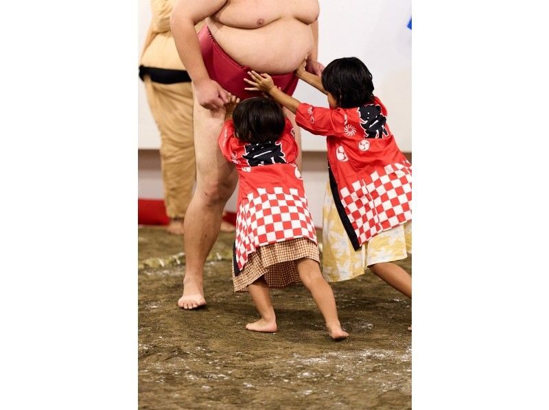 【東京・銀座】相撲を家族全員で体験しよう！食事またはお菓子セットつき！の紹介画像
