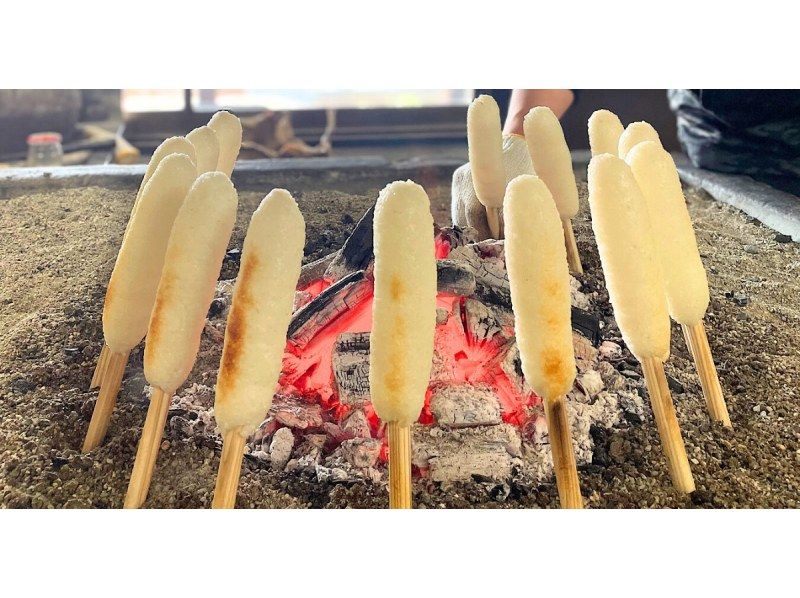 【秋田・湯沢】プレオープン記念価格！ 囲炉裏できりたんぽ作り体験 &times; 鮎出汁きりたんぽ鍋ランチの紹介画像