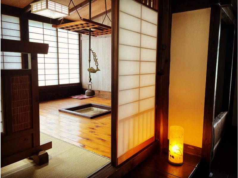 プレオープン記念価格！ 【秋田・湯沢】囲炉裏で「きりたんぽ」手作り体験 &times; 鮎出汁鍋ランチ＋お持ち帰りきりたんぽ付の紹介画像