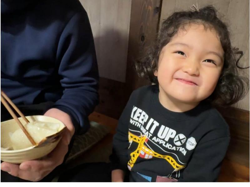 プレオープン記念価格！ 【秋田・湯沢】囲炉裏で「きりたんぽ」手作り体験 &times; 鮎出汁鍋ランチ＋お持ち帰りきりたんぽ付の紹介画像