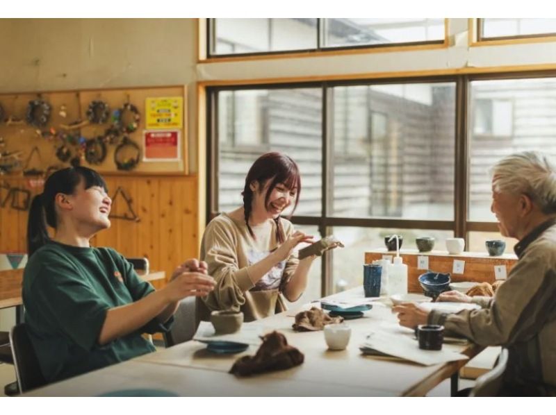 【秋田・田沢湖・角館】お気に入りのカップやお椀を作ろう♪森林工芸館 手びねり陶芸体験の紹介画像