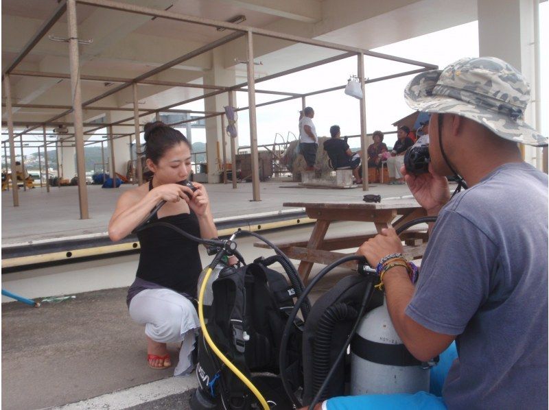 【沖縄本島】貸切クルーズ船でダイビングライセンス取得！　取得後はレンタル器材が永久無料！　器材購入も割引可能できます！の紹介画像